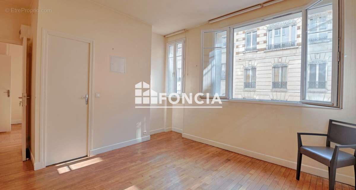 Appartement à PARIS-14E