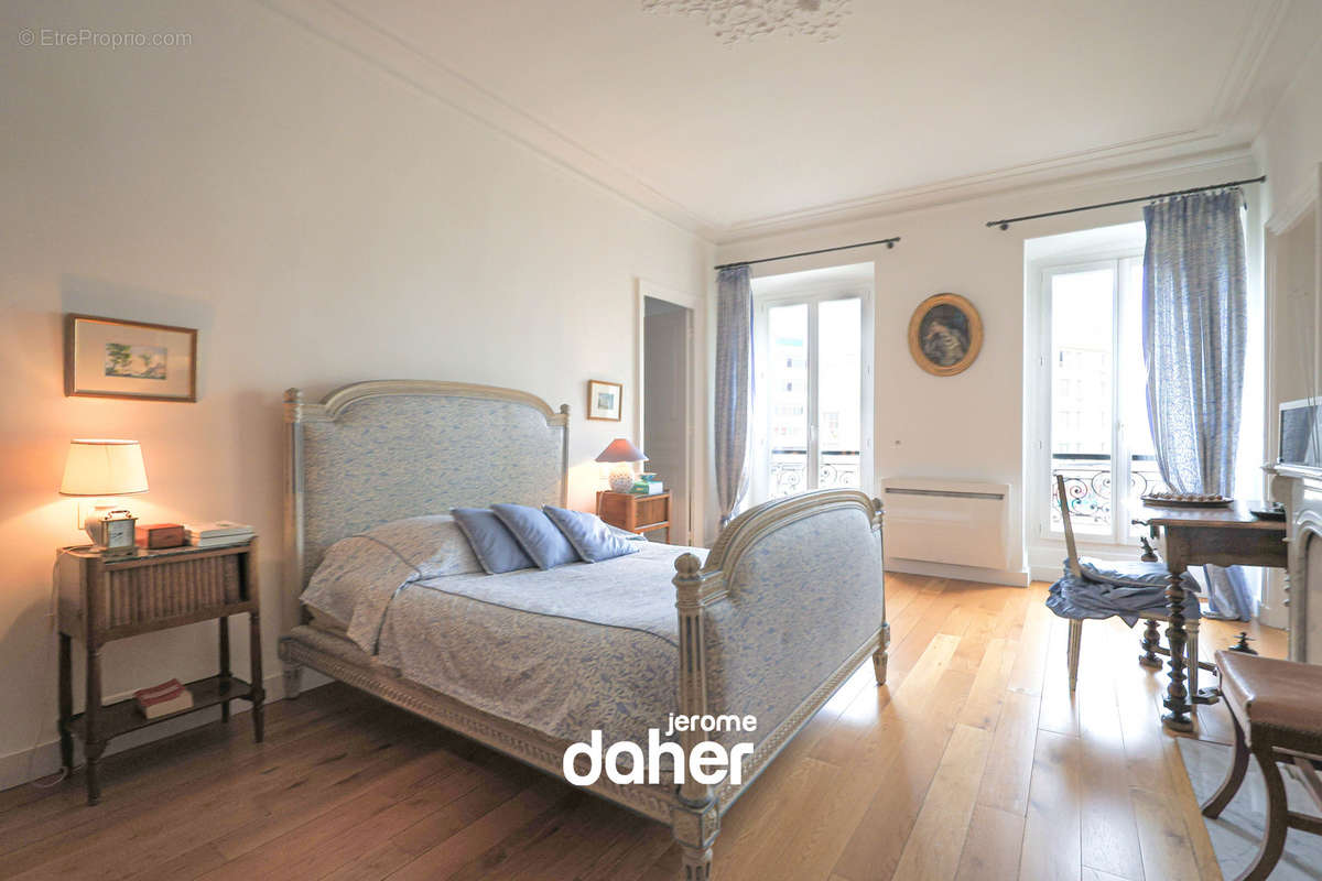 Appartement à MARSEILLE-6E