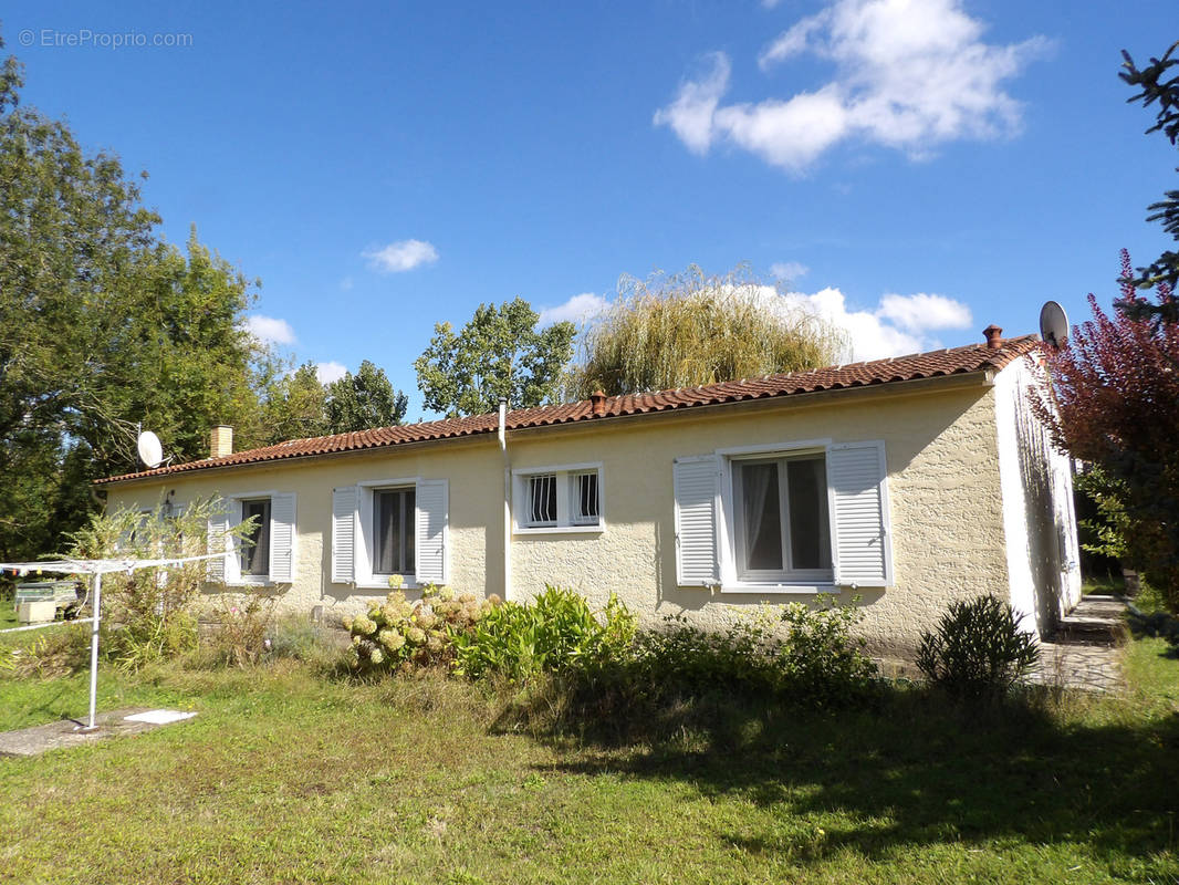 Maison à SAINT-SAVINIEN