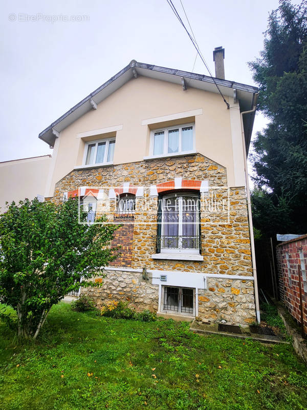 Maison à SAVIGNY-SUR-ORGE