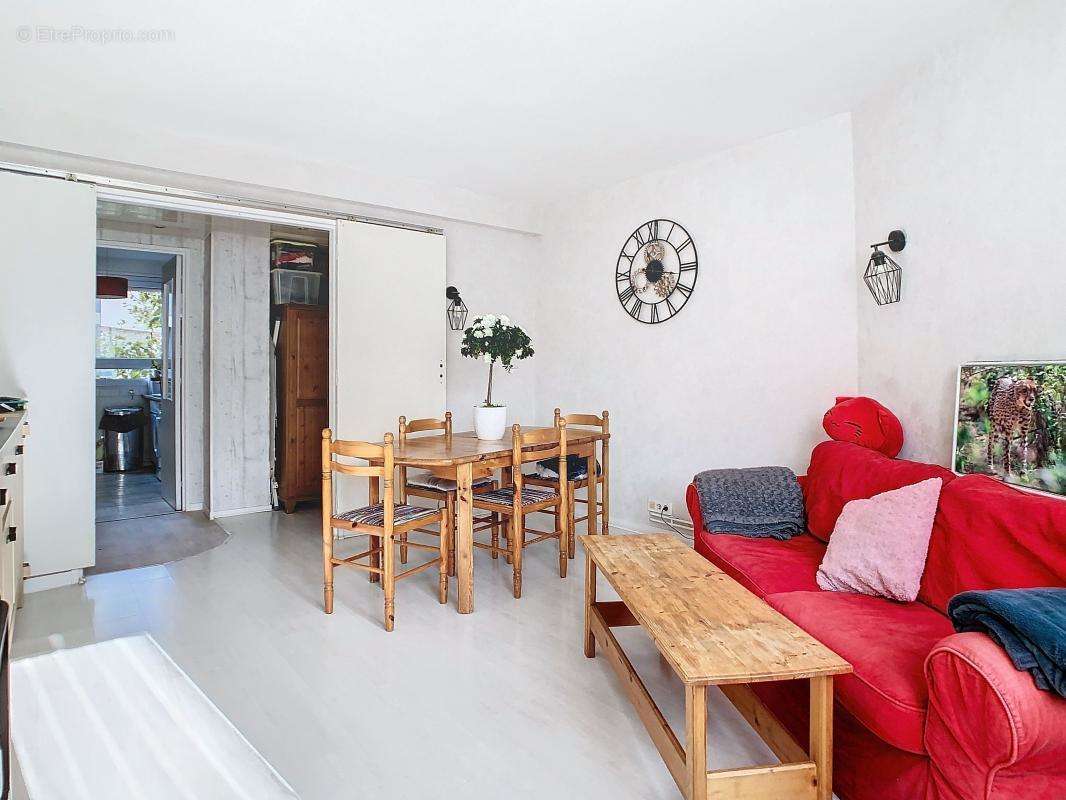 Appartement à ISSY-LES-MOULINEAUX