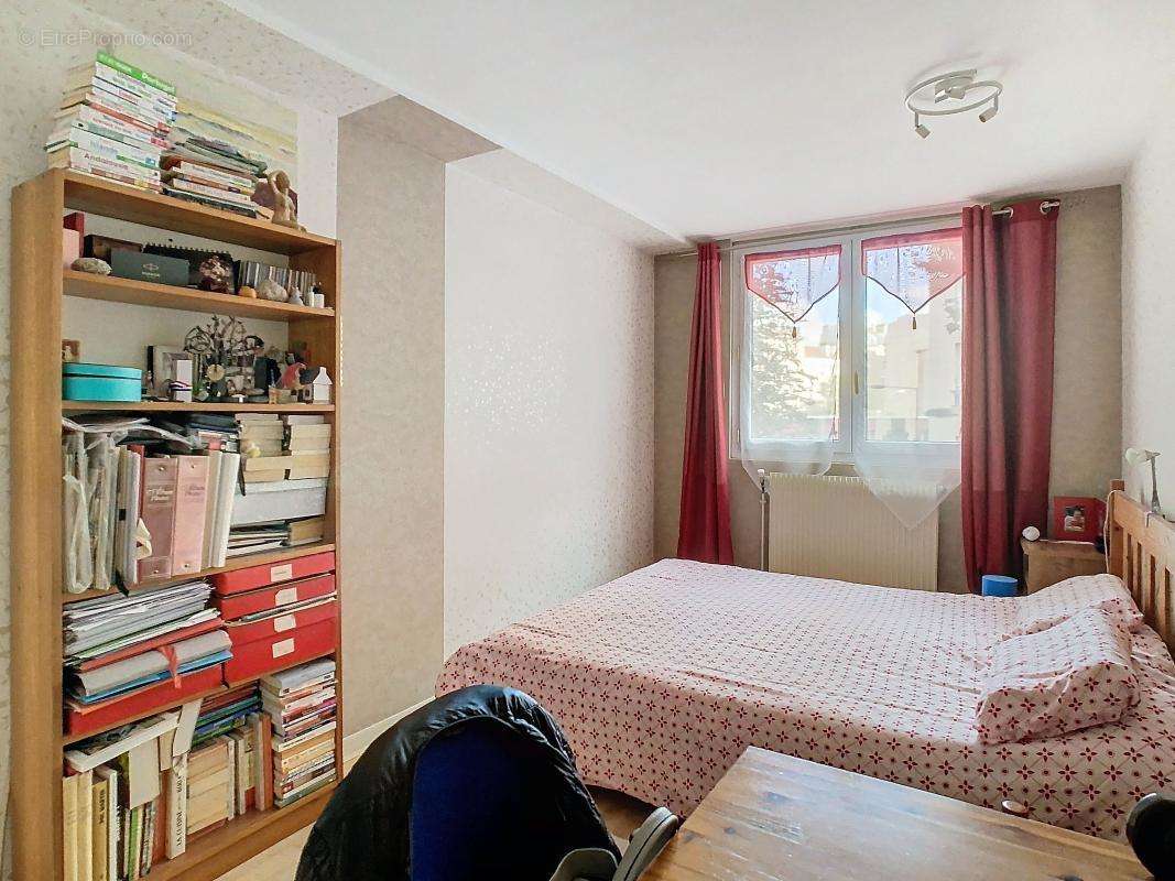 Appartement à ISSY-LES-MOULINEAUX