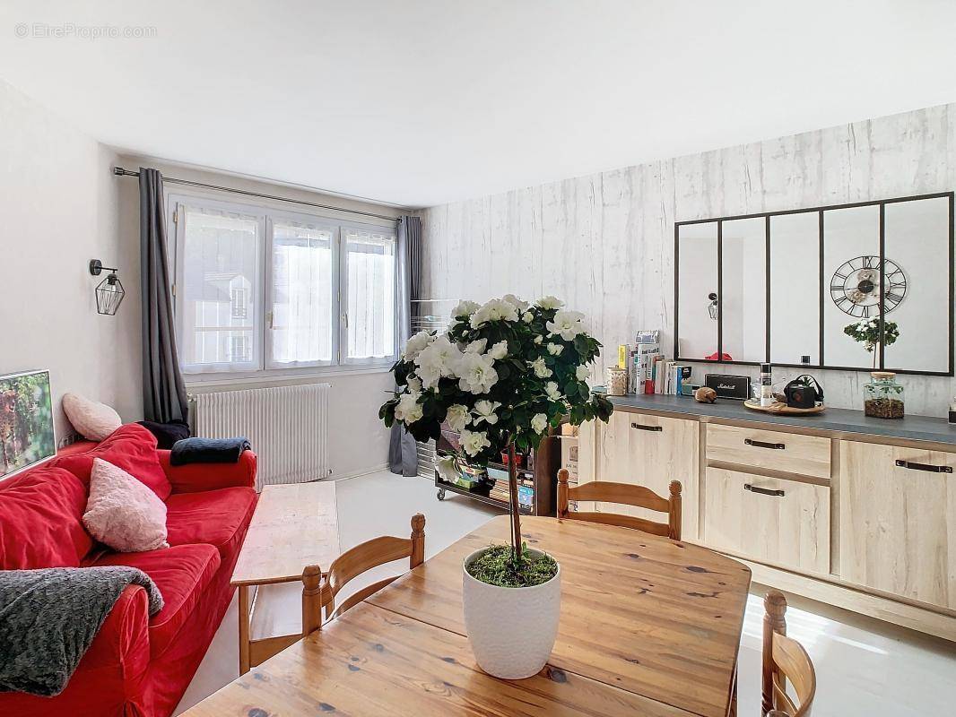 Appartement à ISSY-LES-MOULINEAUX