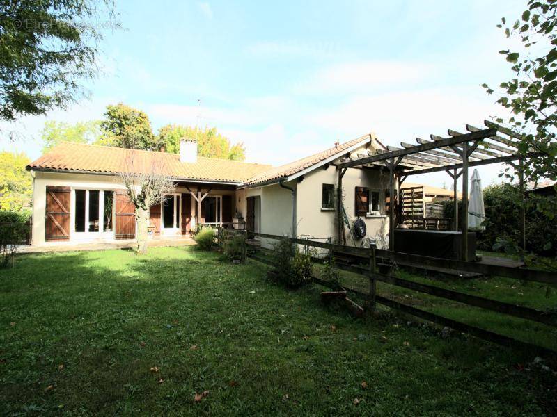 Maison à SAINT-JEAN-D&#039;ILLAC