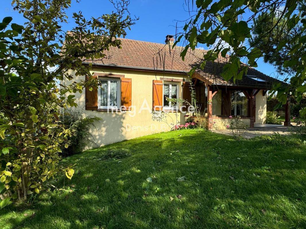 Maison à BAZOCHES-SUR-HOENE