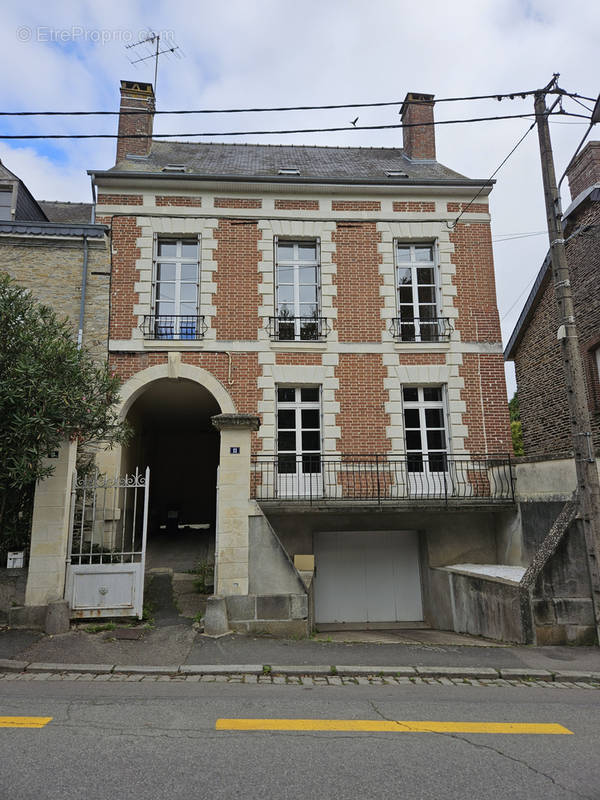 Maison à JANZE