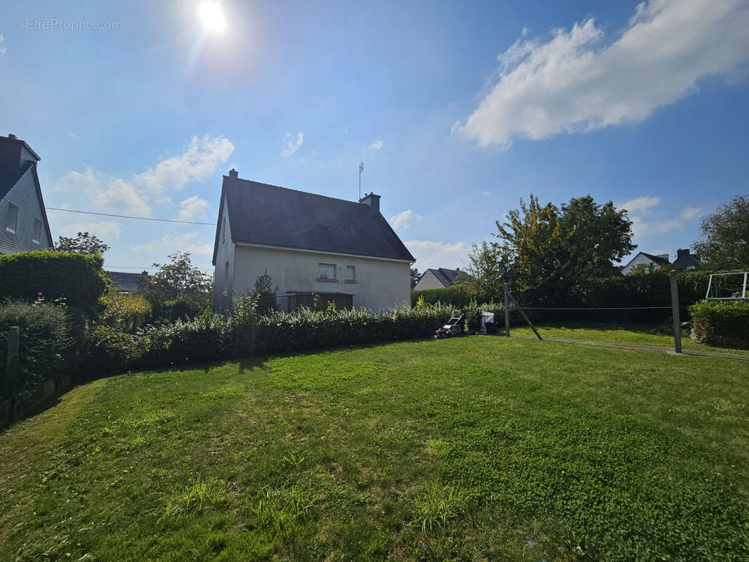 Maison à GOUAREC