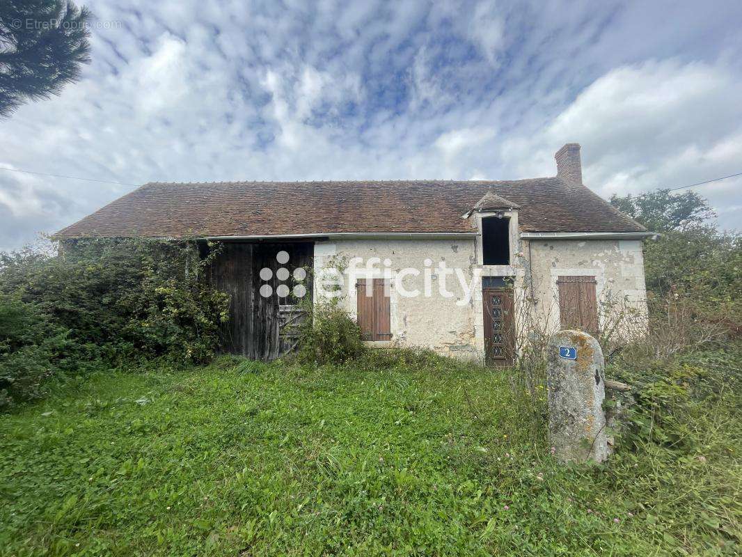 Maison à SAINT-HILAIRE-EN-LIGNIERES