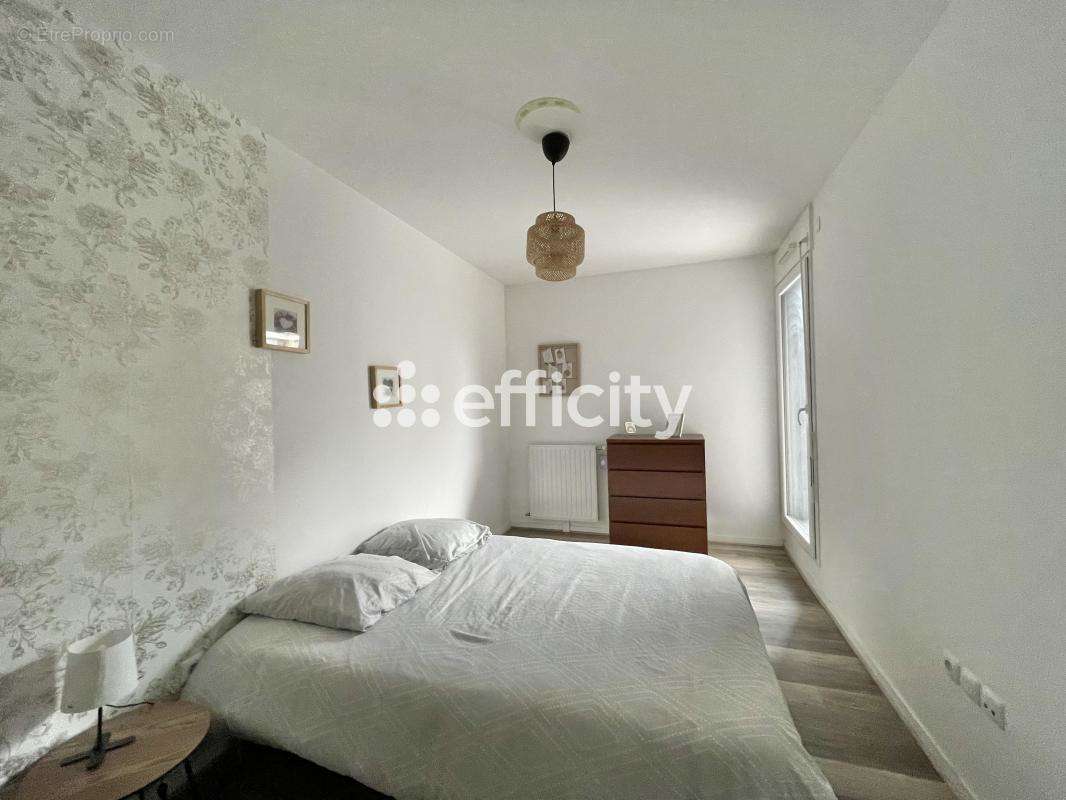 Appartement à GENNEVILLIERS