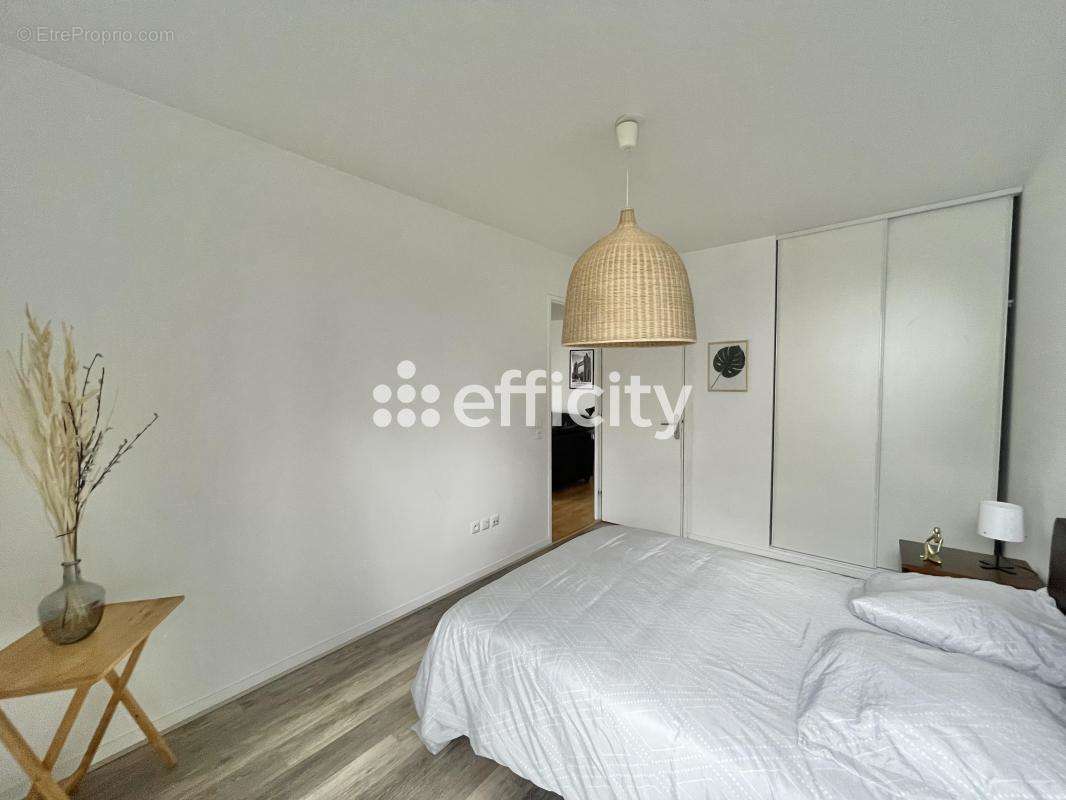 Appartement à GENNEVILLIERS