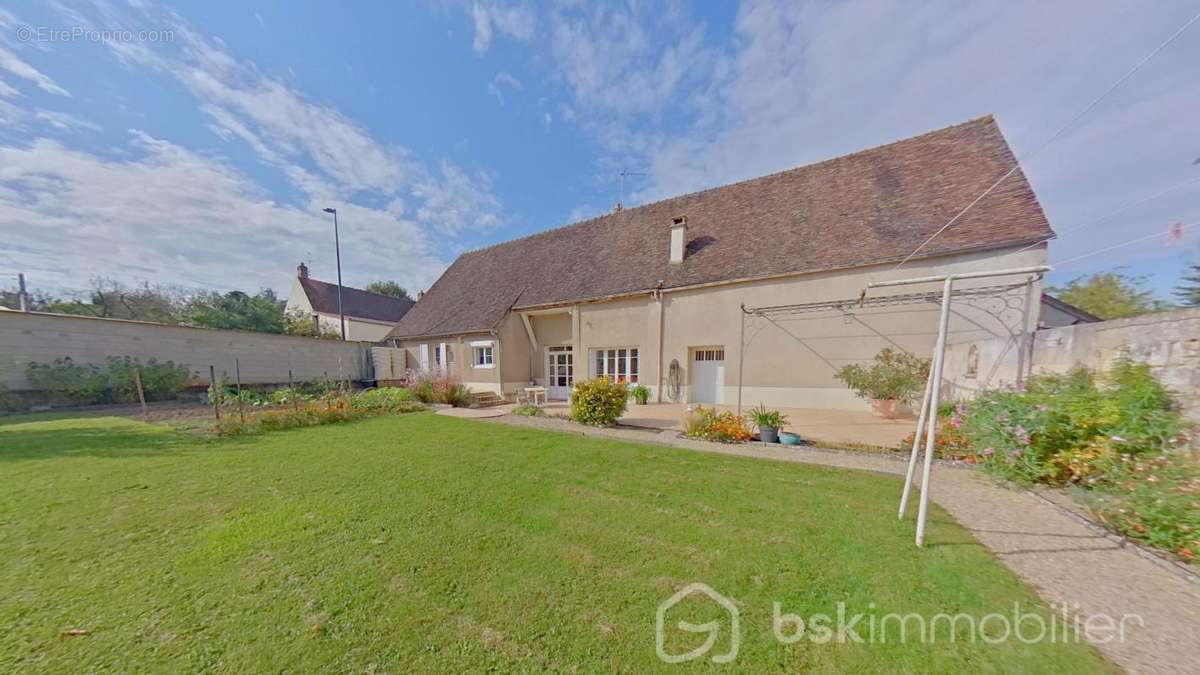 Maison à LA CHAPELLE-SUR-OREUSE