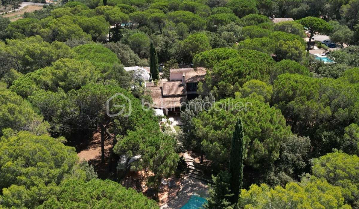 Maison à ROQUEBRUNE-SUR-ARGENS