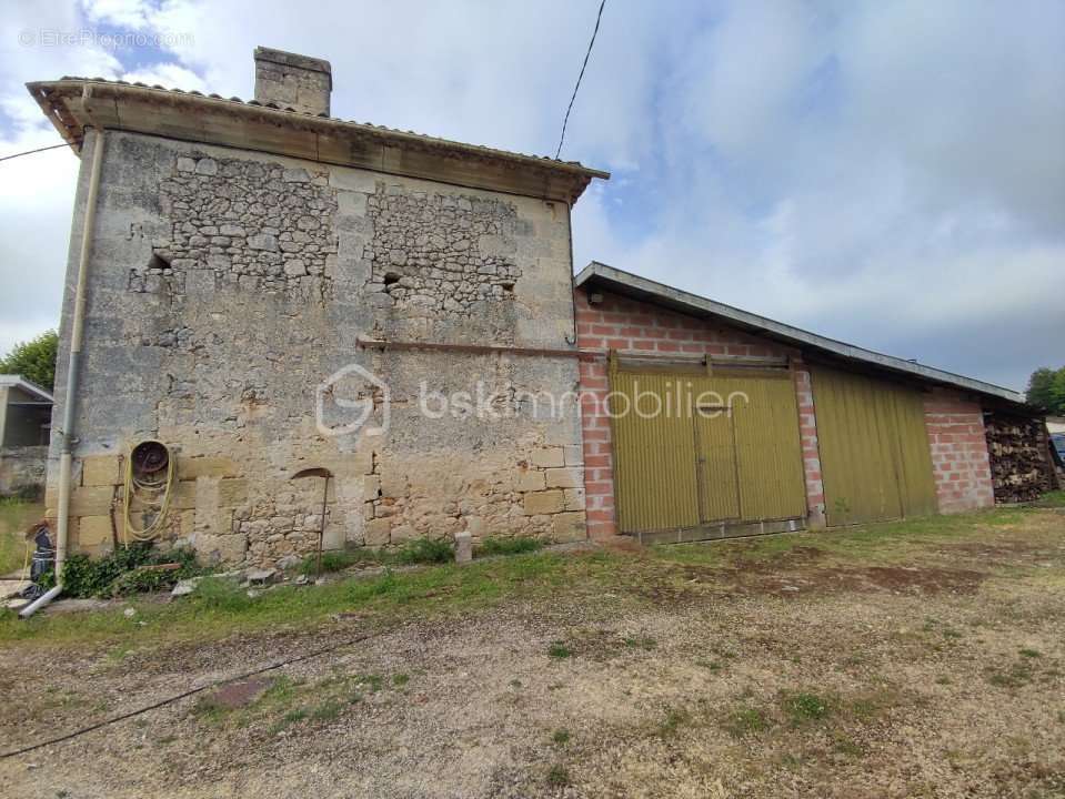 Maison à GREZILLAC