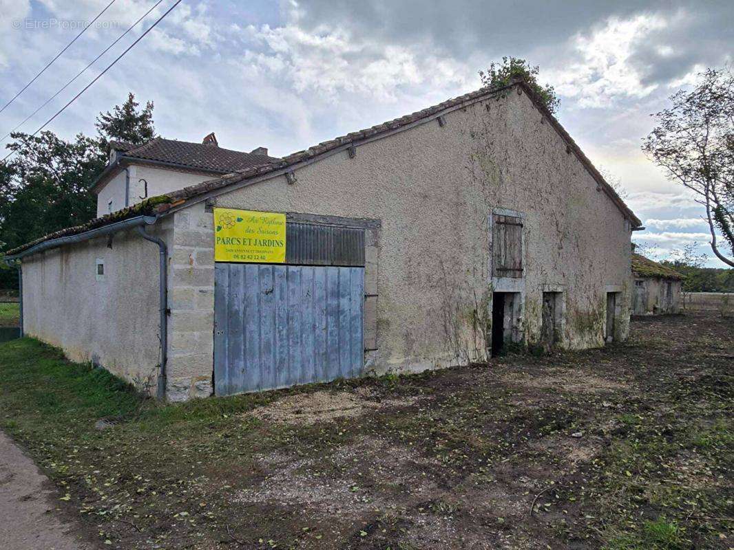 Maison à ANTONNE-ET-TRIGONANT