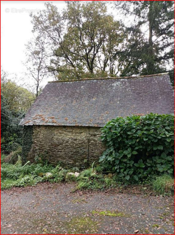 Maison à CHATEAUNEUF-DU-FAOU