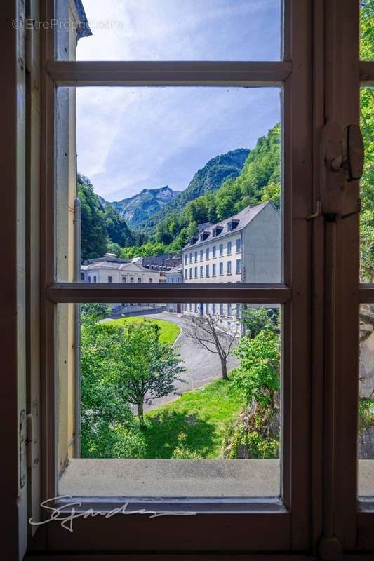 Appartement à EAUX-BONNES