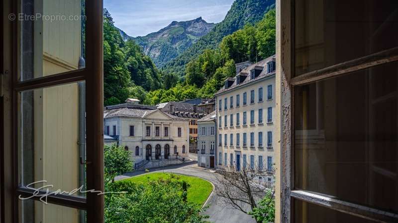 Appartement à EAUX-BONNES