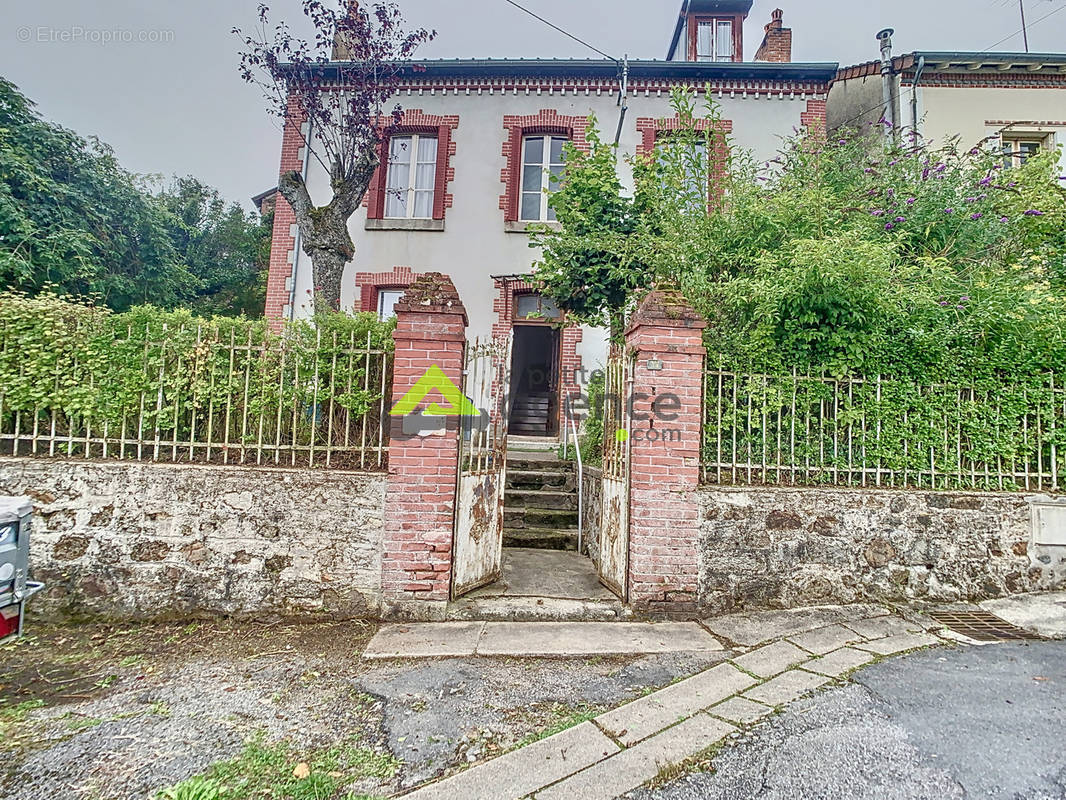 Maison à AUBUSSON