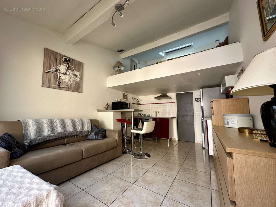 Appartement à LA LONDE-LES-MAURES