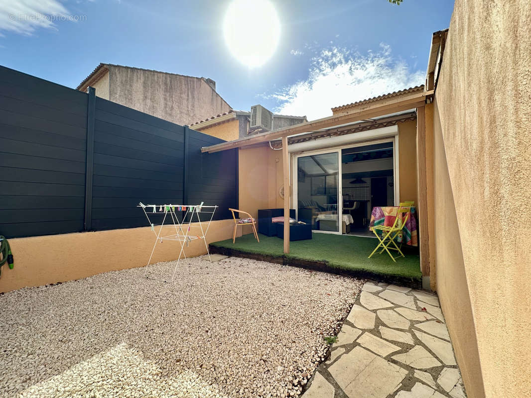 Appartement à LA LONDE-LES-MAURES