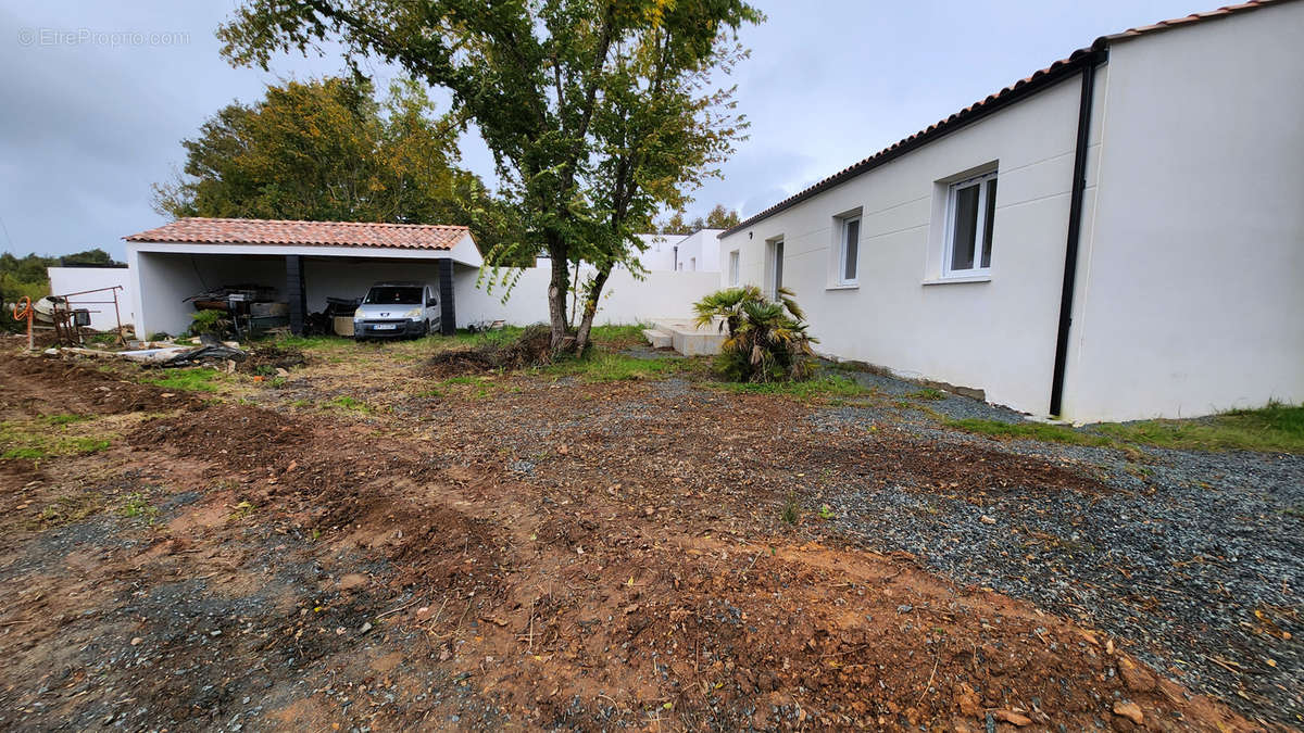 Maison à MAREUIL-SUR-LAY-DISSAIS