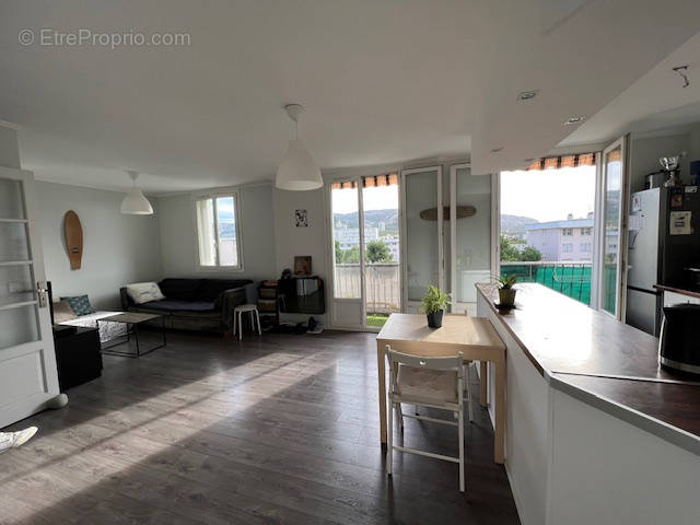 Appartement à MARSEILLE-9E