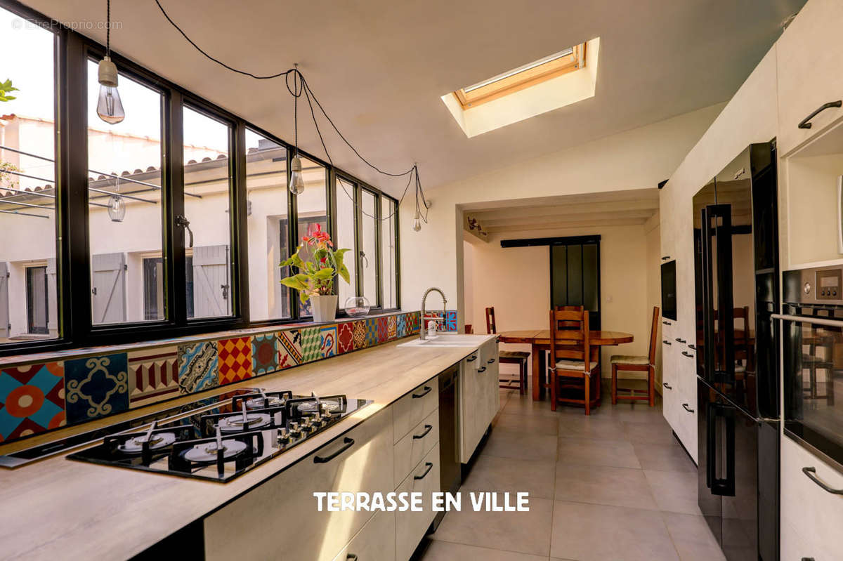 Maison à MARSEILLE-5E