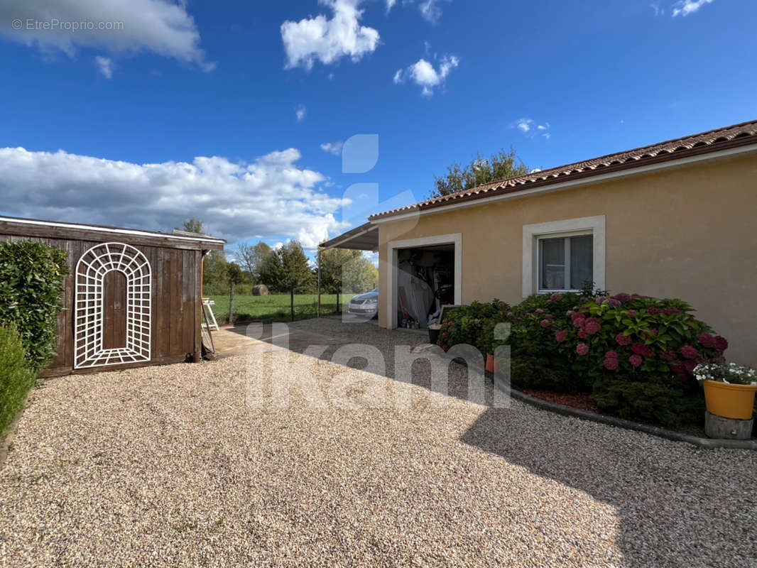 Maison à LAMONZIE-SAINT-MARTIN