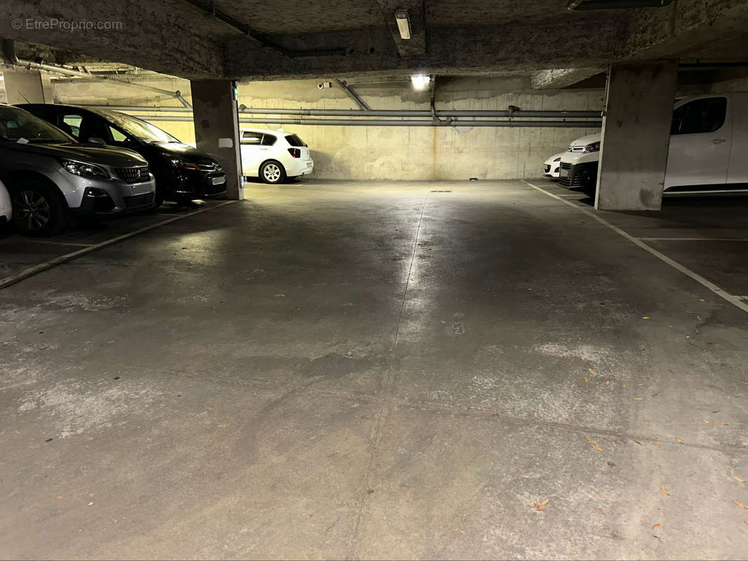 Parking à SAINT-DENIS