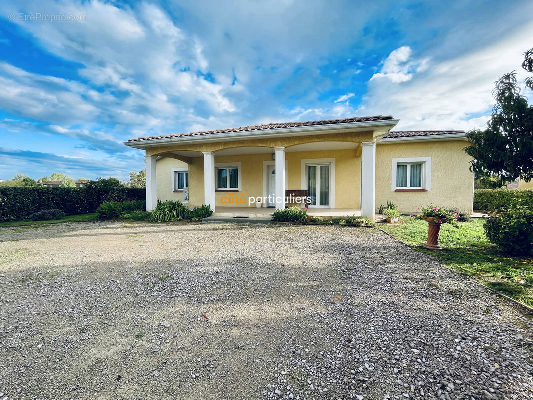 Maison à NEGREPELISSE