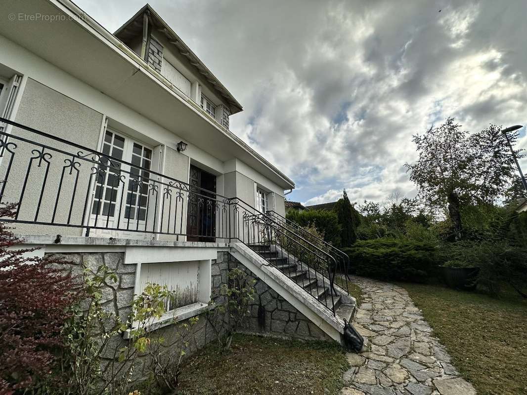 Maison à SAINT-JUNIEN