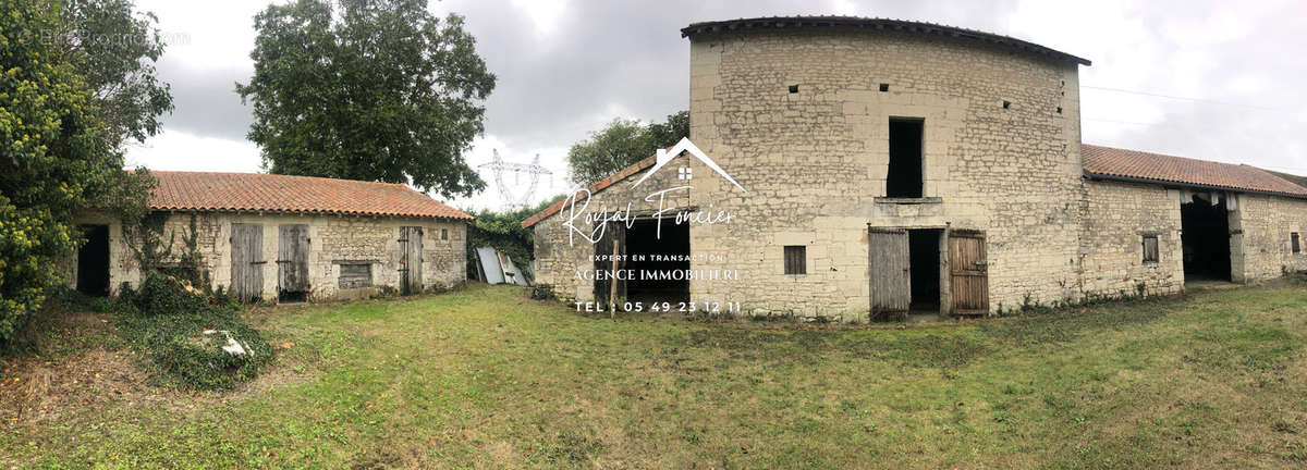 Garage - Maison à ANTRAN