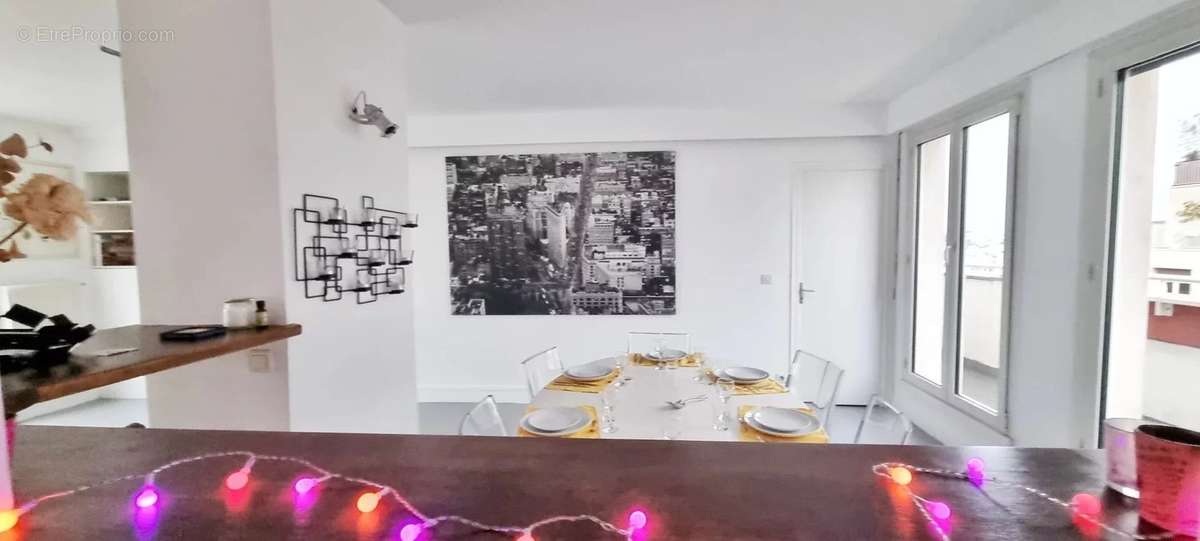 Appartement à PARIS-16E