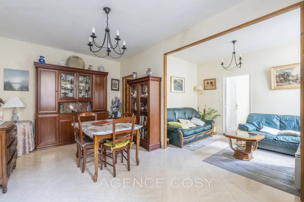 Appartement à VERSAILLES