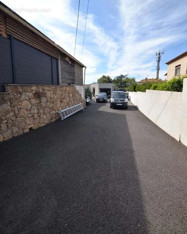 Maison à PUGET-SUR-ARGENS