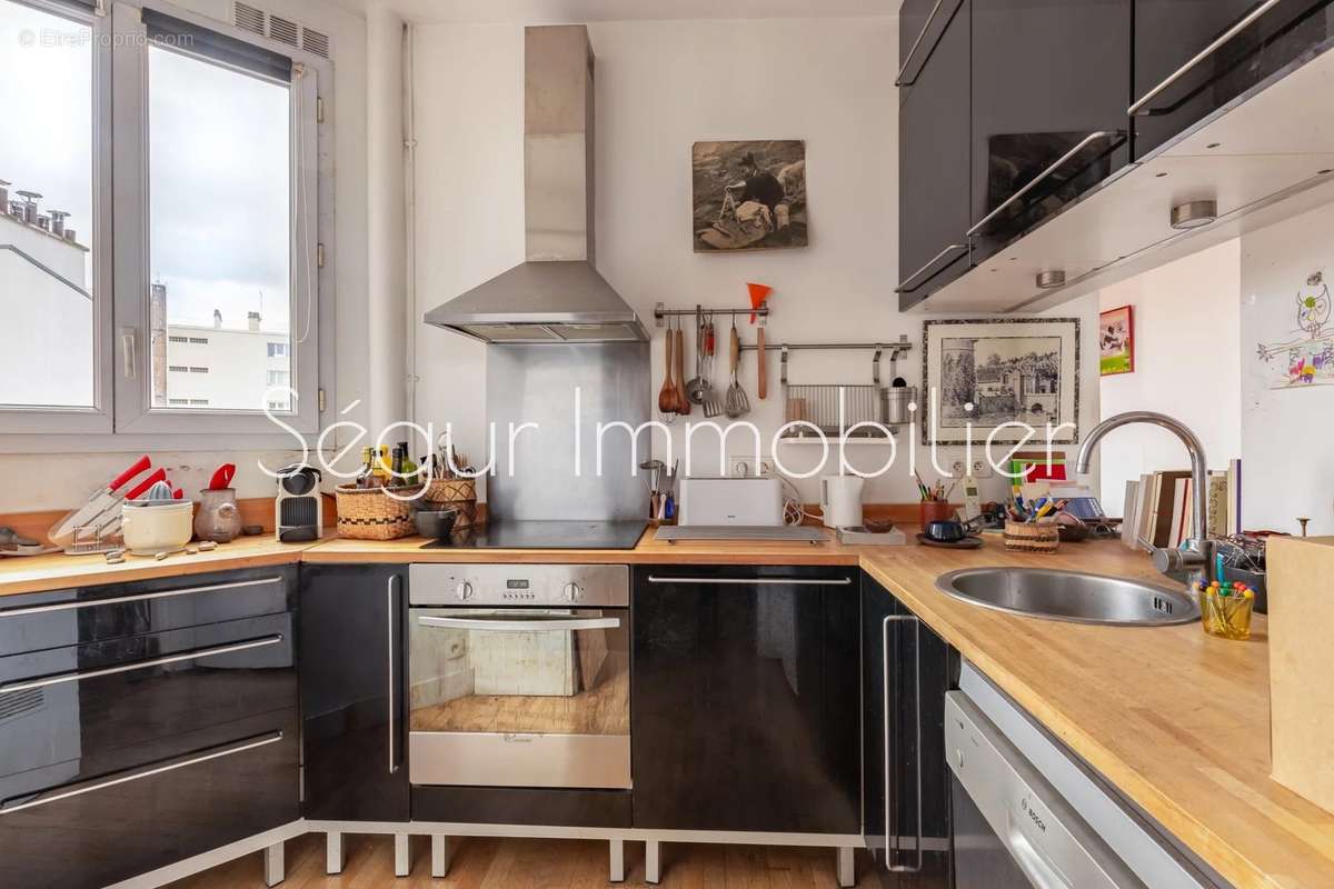 Appartement à PARIS-16E