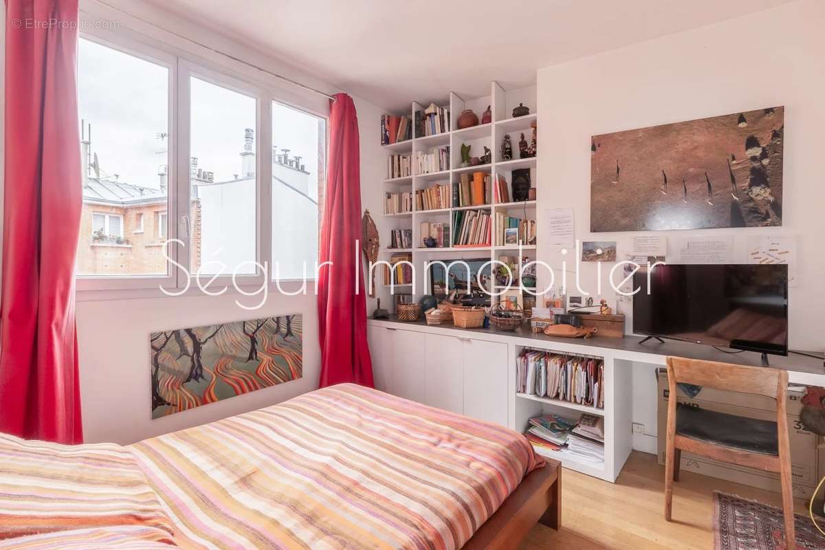 Appartement à PARIS-16E