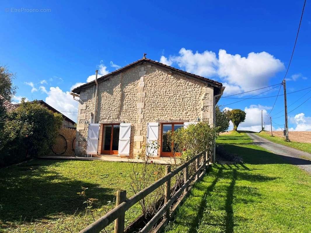 Maison à VENDOIRE