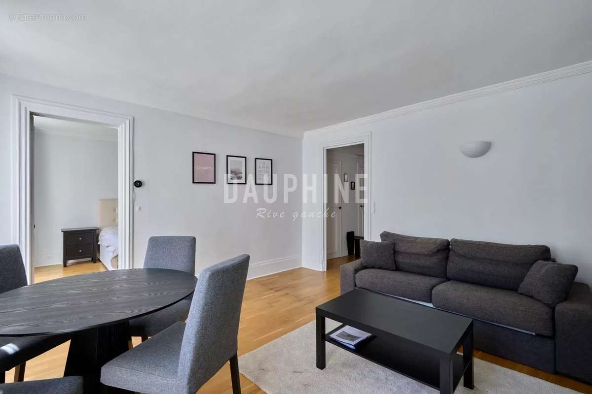 Appartement à PARIS-7E