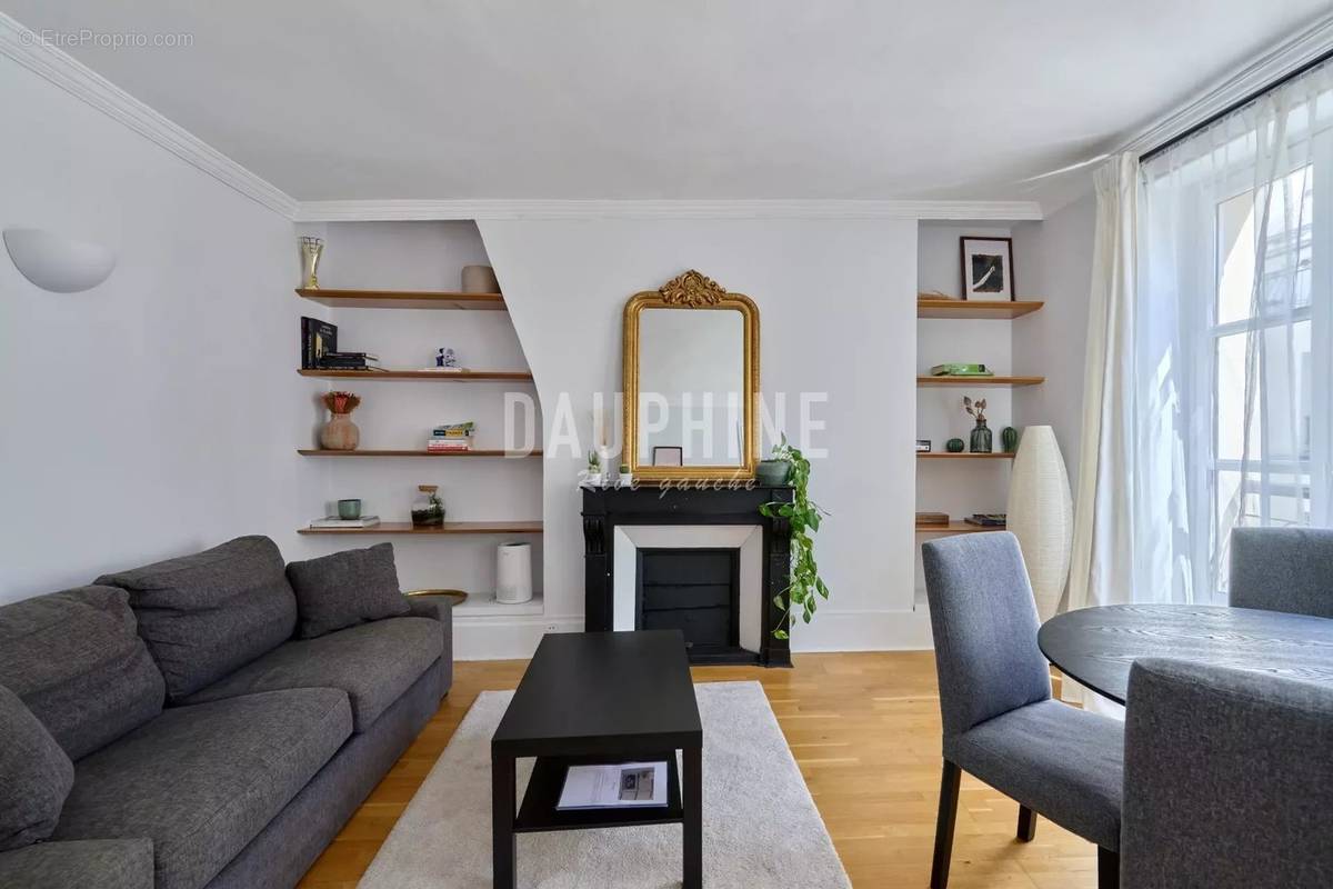 Appartement à PARIS-7E