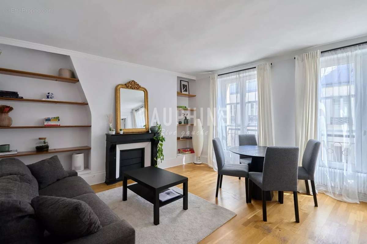 Appartement à PARIS-7E