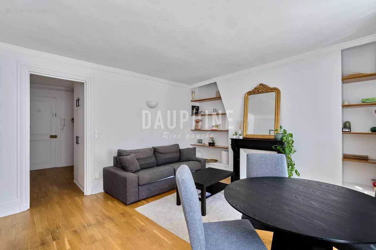 Appartement à PARIS-7E