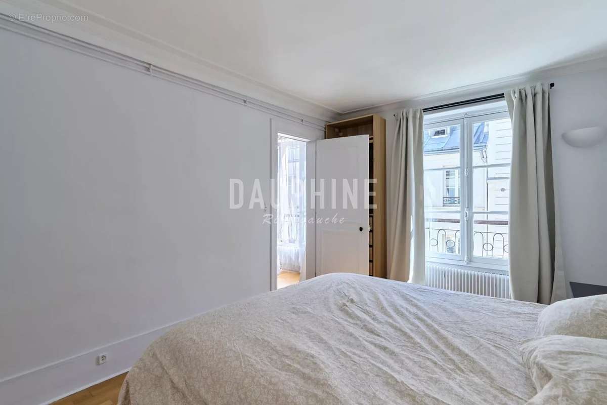 Appartement à PARIS-7E