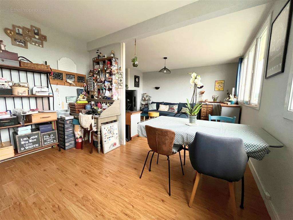 Appartement à SAINT-MAUR-DES-FOSSES