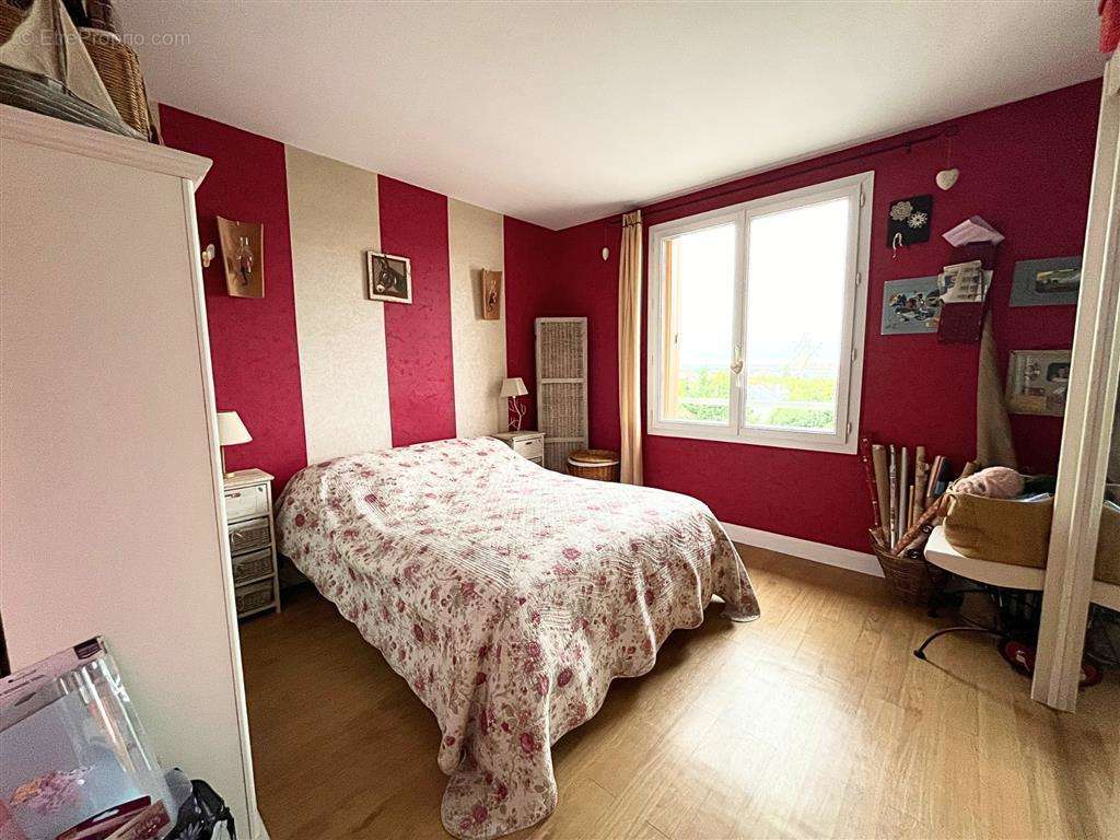 Appartement à SAINT-MAUR-DES-FOSSES