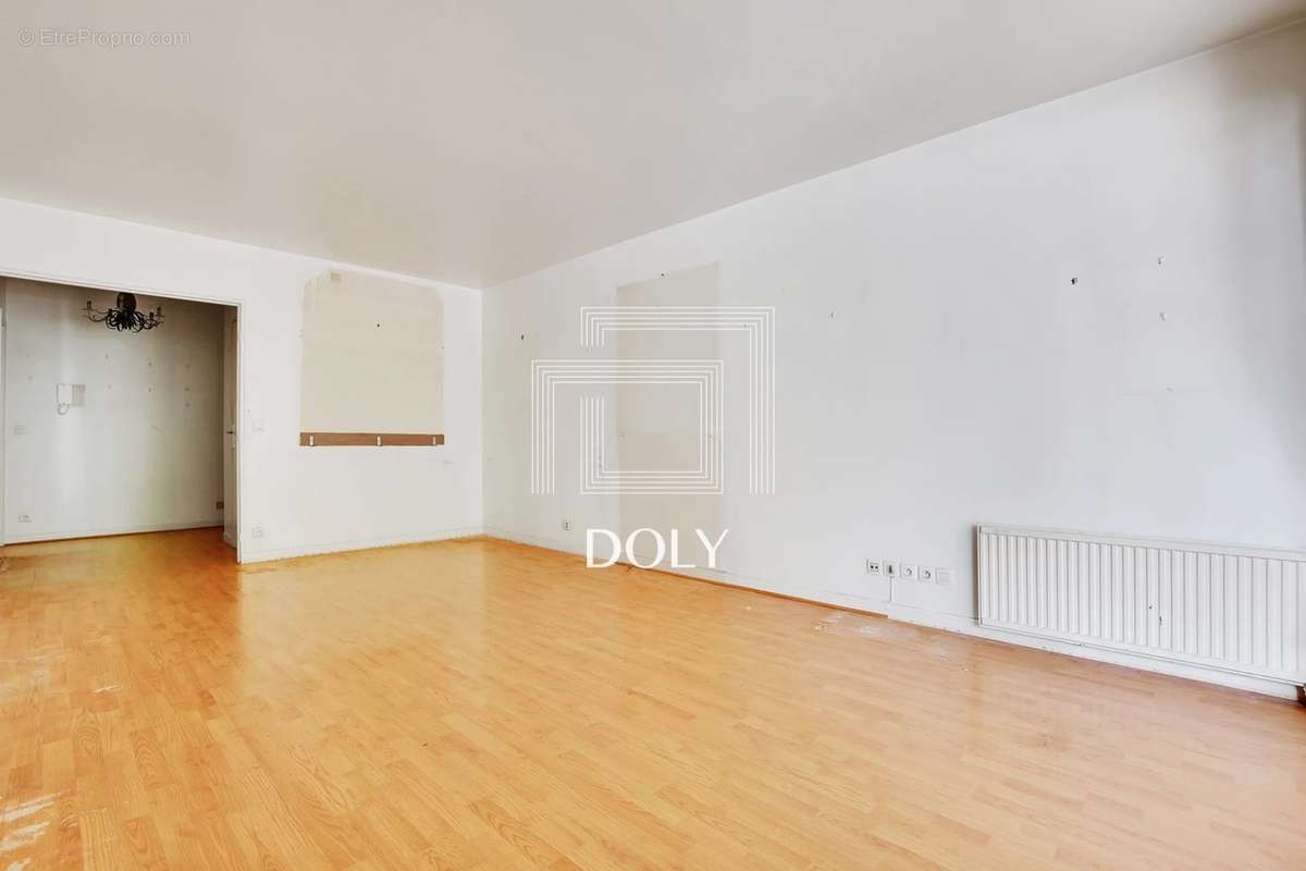 Appartement à PARIS-16E