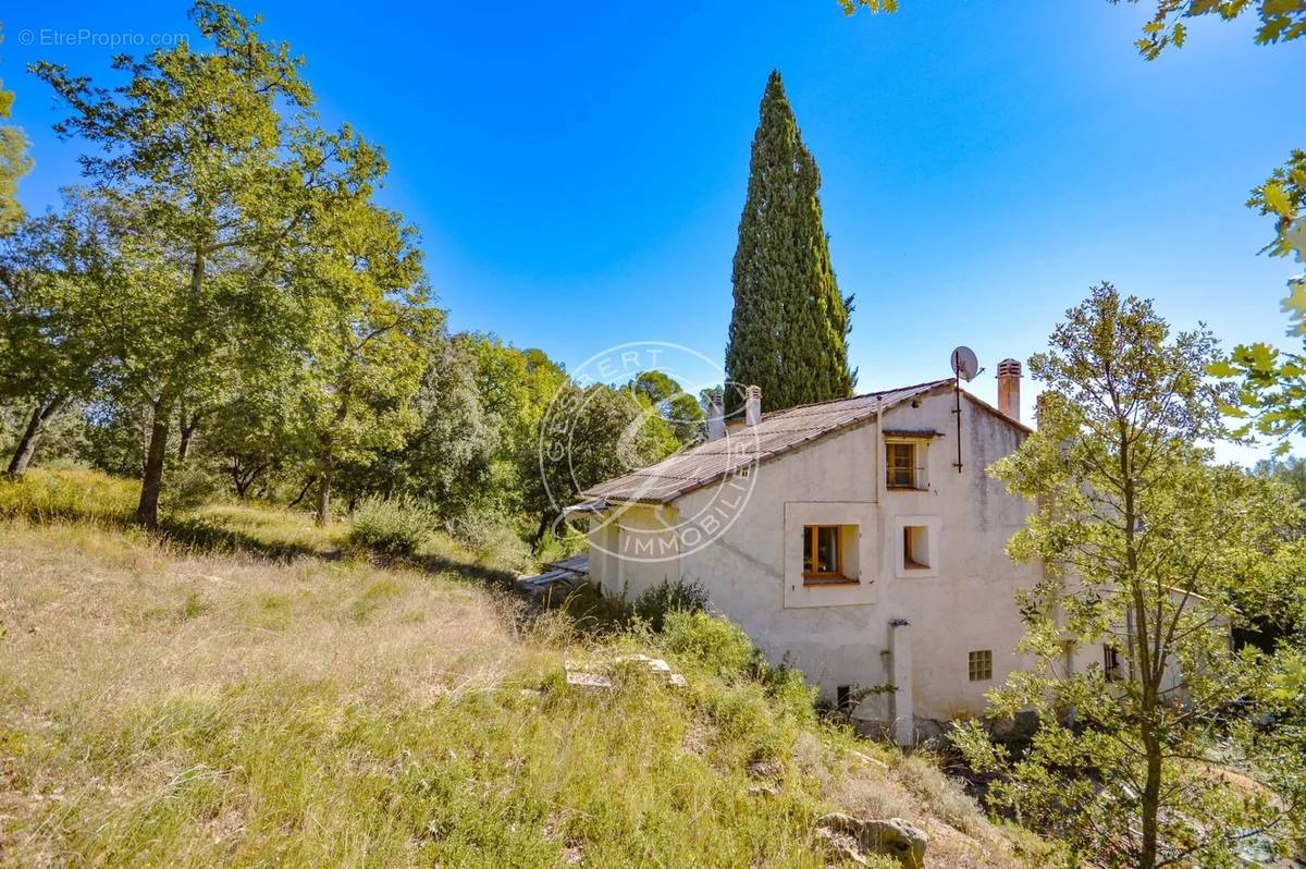 Maison à ENTRECASTEAUX