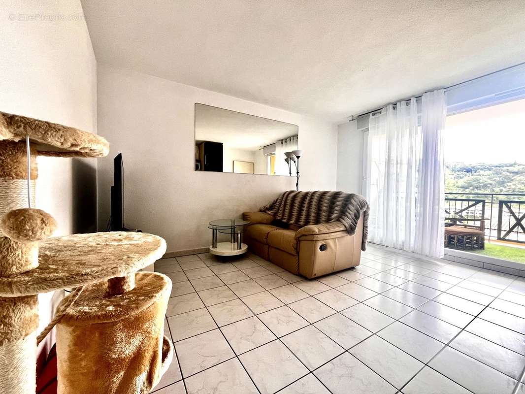 Appartement à ROQUEBRUNE-CAP-MARTIN