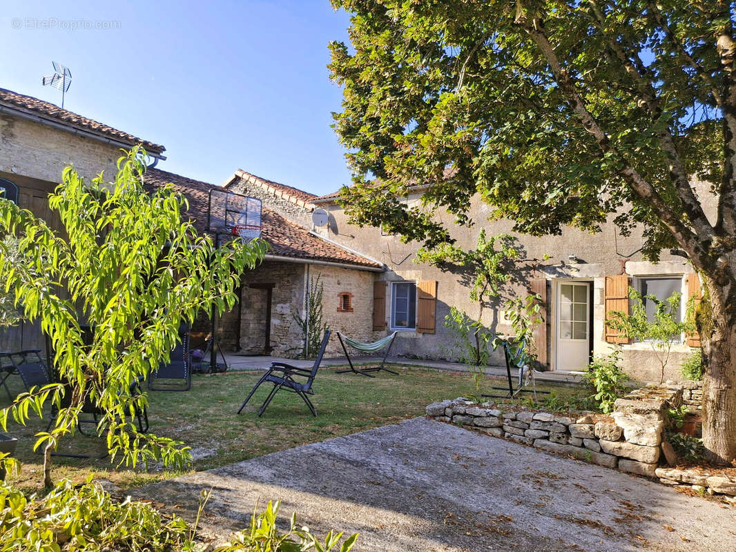 Maison à SAINT-CLAUD