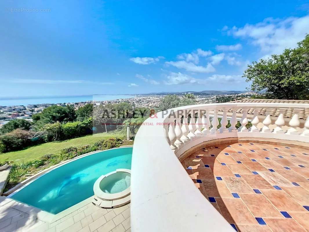 Maison à CAGNES-SUR-MER